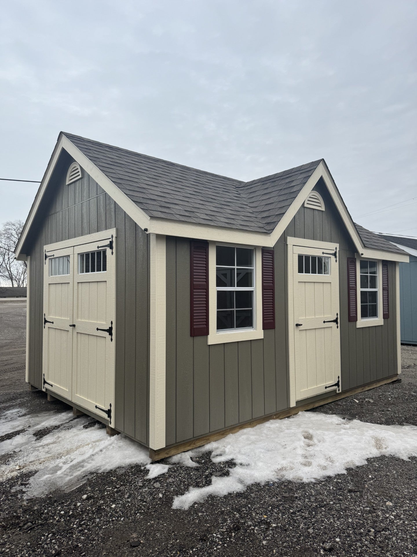 12x16 Deluxe Chalet